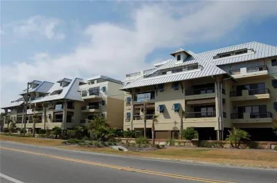 Tradewind Mexico Beach 2/2 with balcony beach view