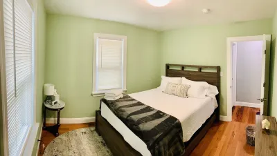 7 mins away from Downtown Annapolis Hotels near Truxtun Park