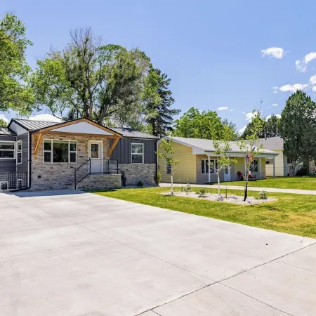 Beautiful NEW home close to downtown Cody! Sleeps up to 8.