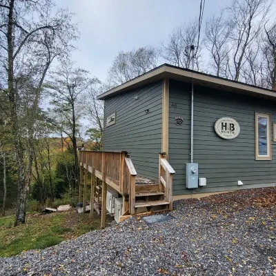 2 bd 2bth, Thomas, WV, near Canaan and Davis, WV skiing, trails, State Parks 鄰近黑水瀑布州立公園的酒店