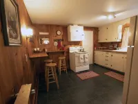 Hideaway Cottages, Cottage B Hotels in Springfield
