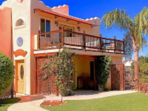 Cozy Casita, overlooking Senoran Desert Reserve, Cave Creek
