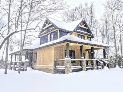 Unaffected by Hurricane- Sweet Mountain Dreams and streams blowing rock