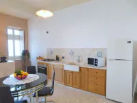 Large apartment for exclusive use on the sea