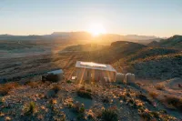 Off-Grid, Modern Cliff House