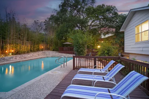 ~Bamboo Oasis Relaxing Hot Tub Family Time~ Get to Anywhere in SA in 20 Mins!