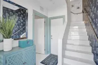 LUXURY STAY  W/BEACH, POOL, GYM, and SPA! Restaurants & bars across street also!