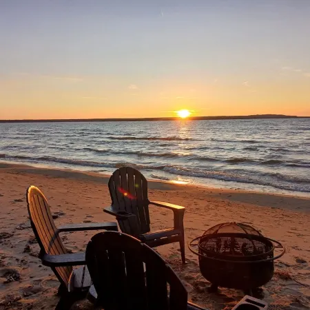 Rustic Moose Lakefront Guest Cabin on the Shore of Lake Superior