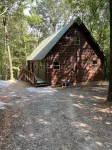 Newly furnished beautiful cabin with an access to Lake Hartwell