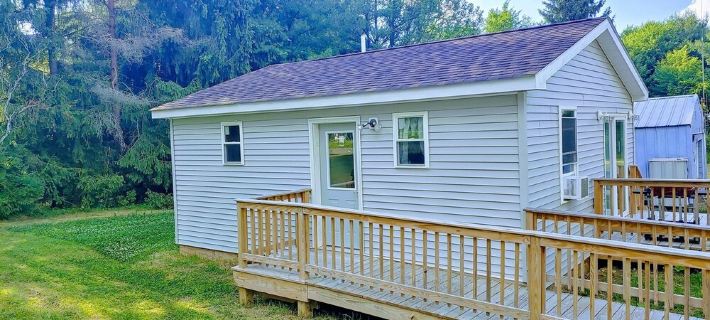 Cozy Farm Stay Near Keuka Lake / No Cleaning Fee / Pet Friendly / Wi-Fi + More! Hotels in Steuben County