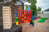 Spacious Home 7mi to Beach, King Bed, Spa, Firepit, Games, Perfect for Groups