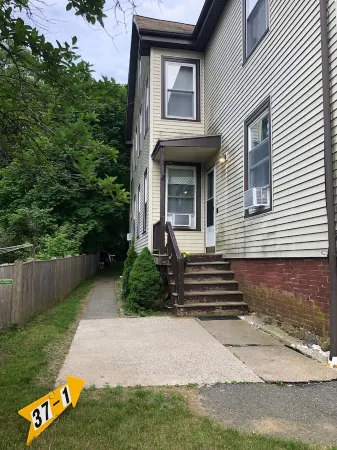 Cozy and beatifull 2br in New England . 5 min drive to the beach /sleeps 6