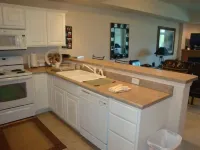 6105 Towers! Quiet! Elevators, indoor pool. Oct-May Travel Nurses welcome!!