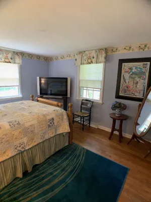 Guest Cottage on Country Estate