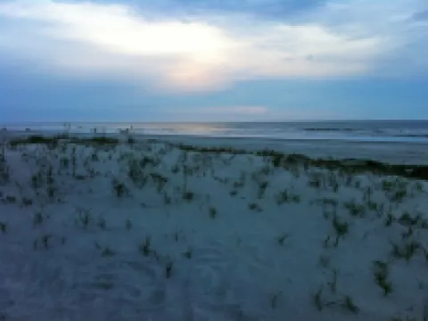 Spacious king size bed beach side and sunny