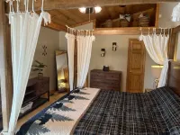 Wonderful cabin tucked in the woods /w Hot tub - 3-Star