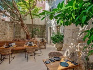 Heritage Hotel 19