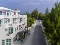 Lagoon Lodge Hotels in Hithadhoo