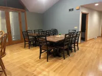 Quiet Spacious 5-Bedroom House or Crafting Retreat in Chilton, WI!