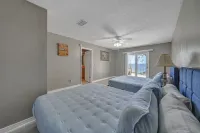 Massive Waterfront Wonder with 5 Bedroom & Boat dock/ Pet-Friendly. 노스웨스트 플로리다 주립대학 주변 호텔