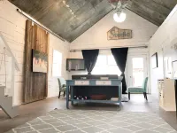 Near Culver Academies - Lake Maxinkuckee - Notre Dame & South Bend! Hotels in Marshall County