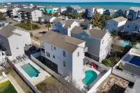 Spectacular Beach House just 1 min. walk to beach w/ Private Salt Pool & Hot Tub