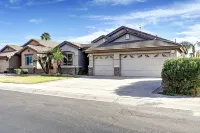 Spacious 4-bedroom house in marvelous Gilbert!