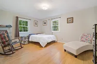 Comfortable & Spacious 5BD/3BA - Walk to State College HS and 5 min Uber to PSU