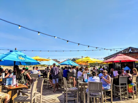 South Nags Head, Ocean View, 3Min Walk to Beach, Hot Tub, Sunrise & Sunset Views