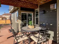 Spacious Modern Gorgeous Mountain Views Fort Carson Fire Pit! Hotels in Security-Widefield