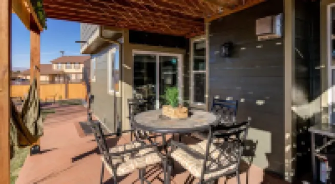 Spacious Modern Gorgeous Mountain Views Fort Carson Fire Pit!