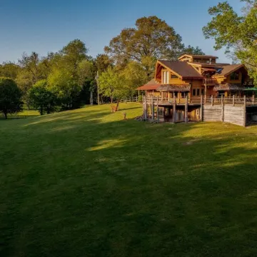 Perfect for Family Reunions/Retreats Summer Days Open-June 4-9, July5-9, August