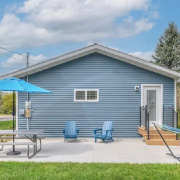 NEW! 3 bed, 1.5 Bath, Games, WIFI Отели в г. Эсканаба