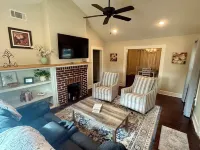 HGTV's Hometown house -Southern Charm 3- only 6 minutes to downtown Laurel!