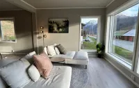Beautiful Villa in Isfjorde Hotels near Litlefjellet