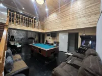 Family Time at Hills Hocking @ Pine Creek Villas: Creek Front