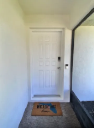 Stunning 2Br/2Ba Pool Home Near Beaches