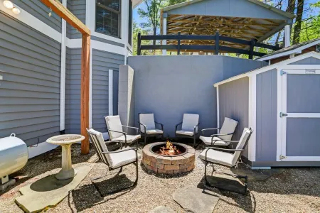 NEW! Valley View Mountain Getaway