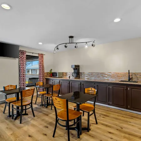 Rodeway Inn & Suites