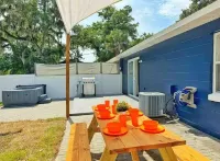 NEW Amazing Sunshine-Up 6 Guests-Private Backyard