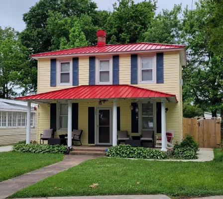 Charming 4-bedroom, 2-bath cottage, dog friendly, AC, WiFi, 1 block to beach 콜로니얼 비치 호텔