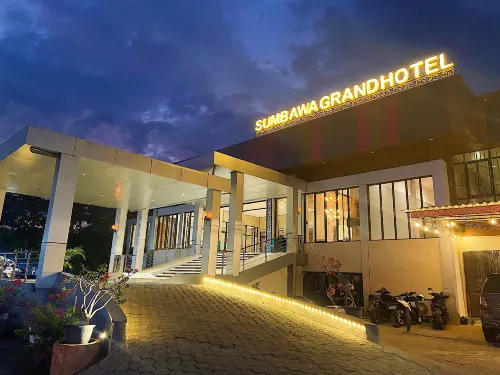 Sumbawa Grand Hotel Brang Bara 호텔