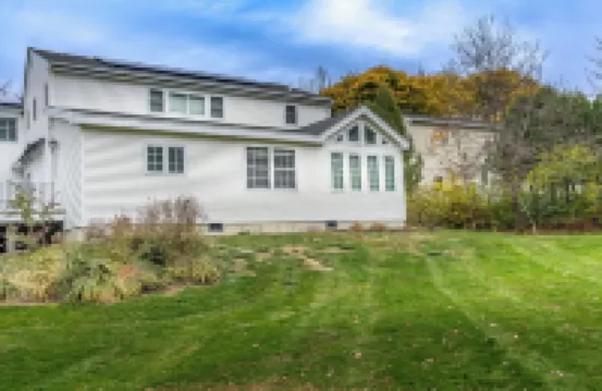 Welcoming Cozy Retreat for Friends and Family!