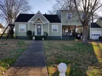 Clean and spacious house in downtown Fayetteville
