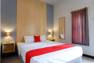 RedDoorz Syariah Near Alun Alun Tegal Hotell i Panggung