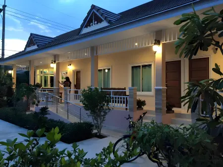 Suksopha Resort