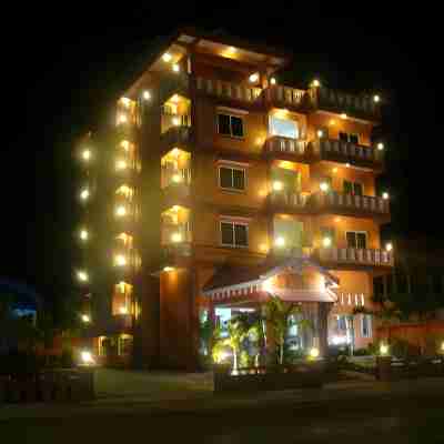 에메랄드 BB 바탐방 호텔 Hotel Exterior