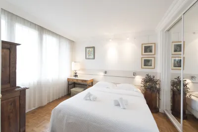 Apartment near Pont de Grenelle Hotels in Paris