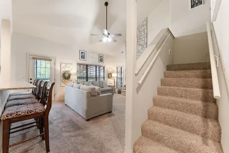 Wow, villa near SDC, lake, fish hatchery, plus great golf course on site