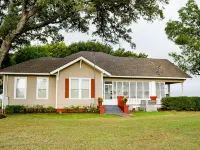 Spacious Country Living Located In The Heart Of Brenham Ξενοδοχεία στην πόλη Brenham